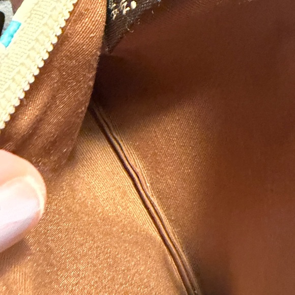 EUC Coach Chelsea Heritage Wristlet - Picture 13 of 15